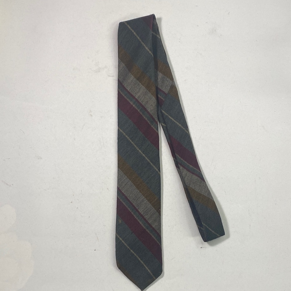 Classic Men's Diagonal Stripe Tie in Gray and Burgundy